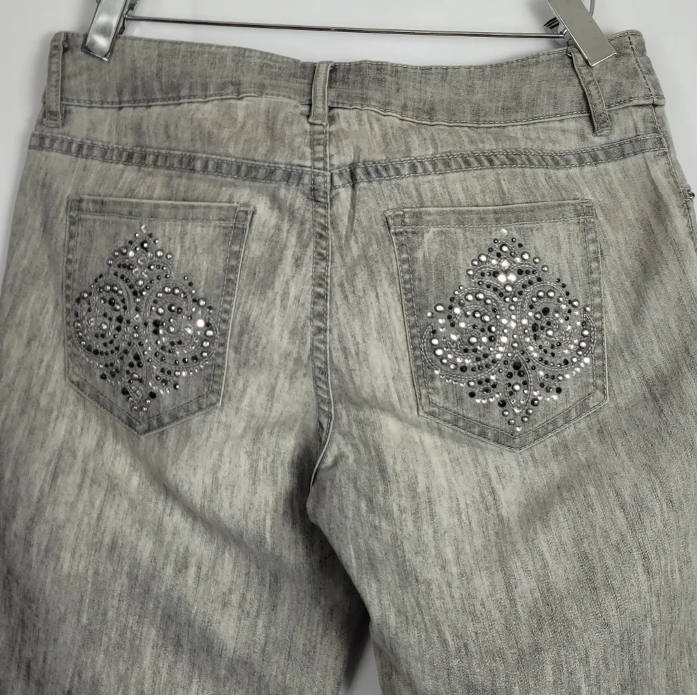 Chico's Gray Ultimate Fit Slim Leg Jeans Size 00 US XS / 2
